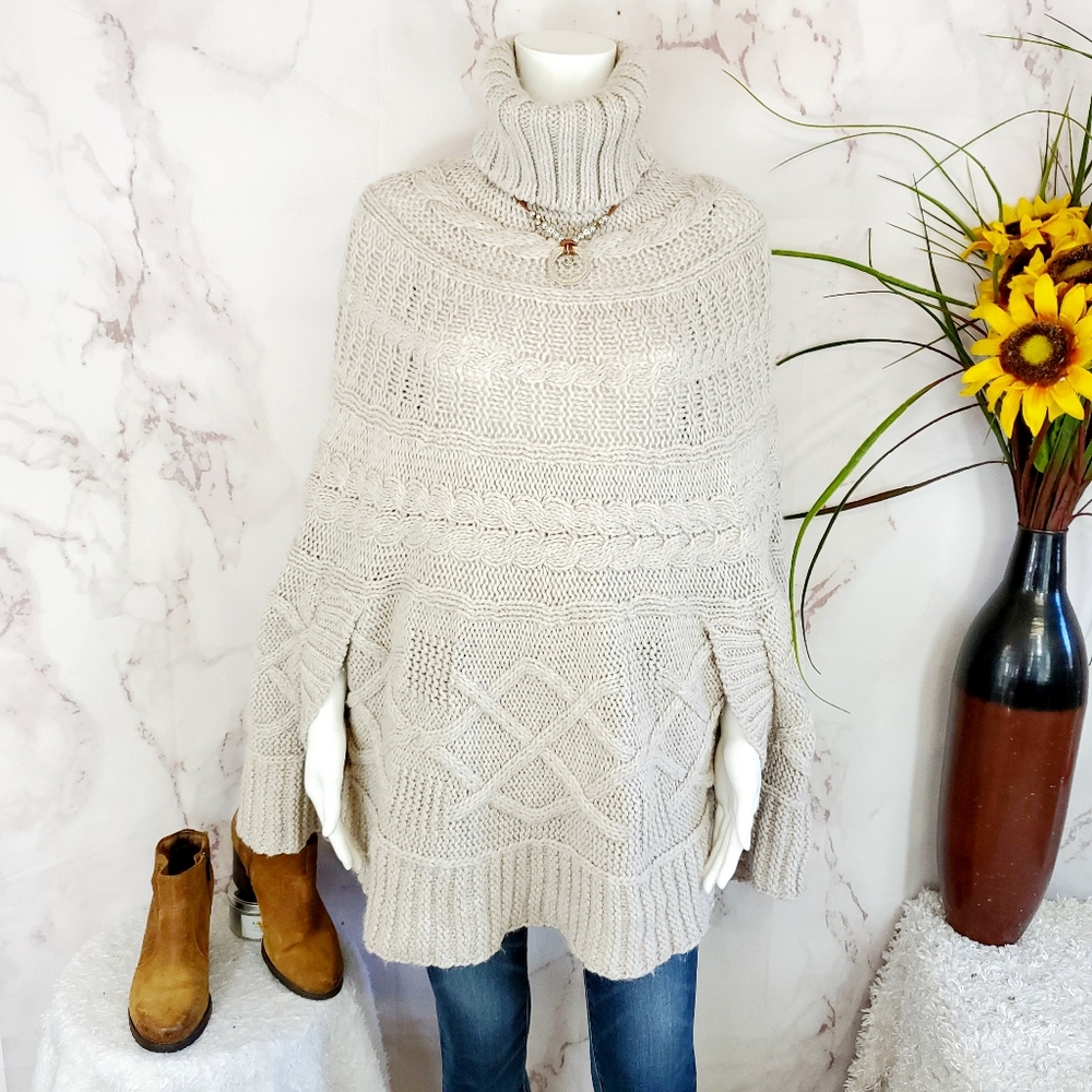 ASOS made in Italy Gìo Gìo soft knit poncho
